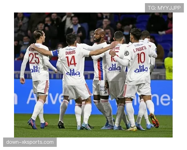 深度复盘:剖析里昂0-2不敌巴黎一役,主队防线布局的得失 深度复盘:剖析里昂0-2不敌巴黎一役,主队防线布局的得失